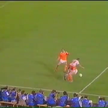 【足球】技术流！加斯科因1990世界杯上的克鲁伊夫转身